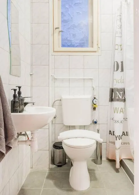 Secluded Spacious Oasis-Best Location In Downtown Budapest