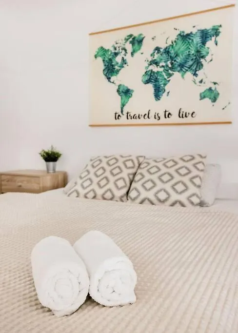 Secluded Spacious Oasis-Best Location In Downtown Budapest 0*,